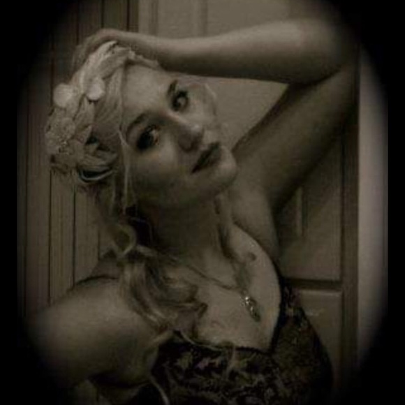 Meet the Posher - Picture 2 of 8